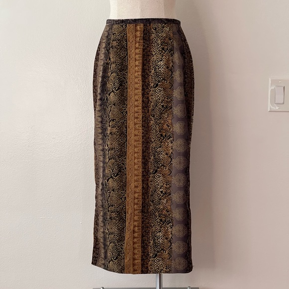 Vintage Snakeskin-Patterned Skirt with Gold Motifs. - Picture 1 of 6